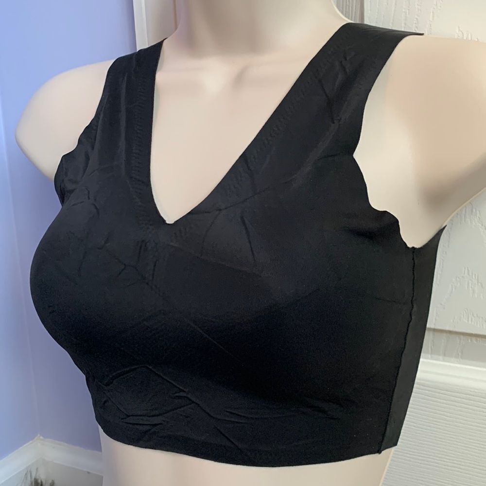 True & Co Laser Cut No Wire Unlined Seamless Bralette Bra XS Black